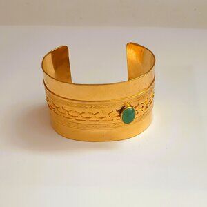 Boon Etched Cuff Bracelet Green Nephrite Cabochon Stone Gold Tone Jewelry